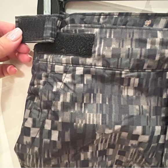 Boys snow pants size medium - Picture 3 of 4